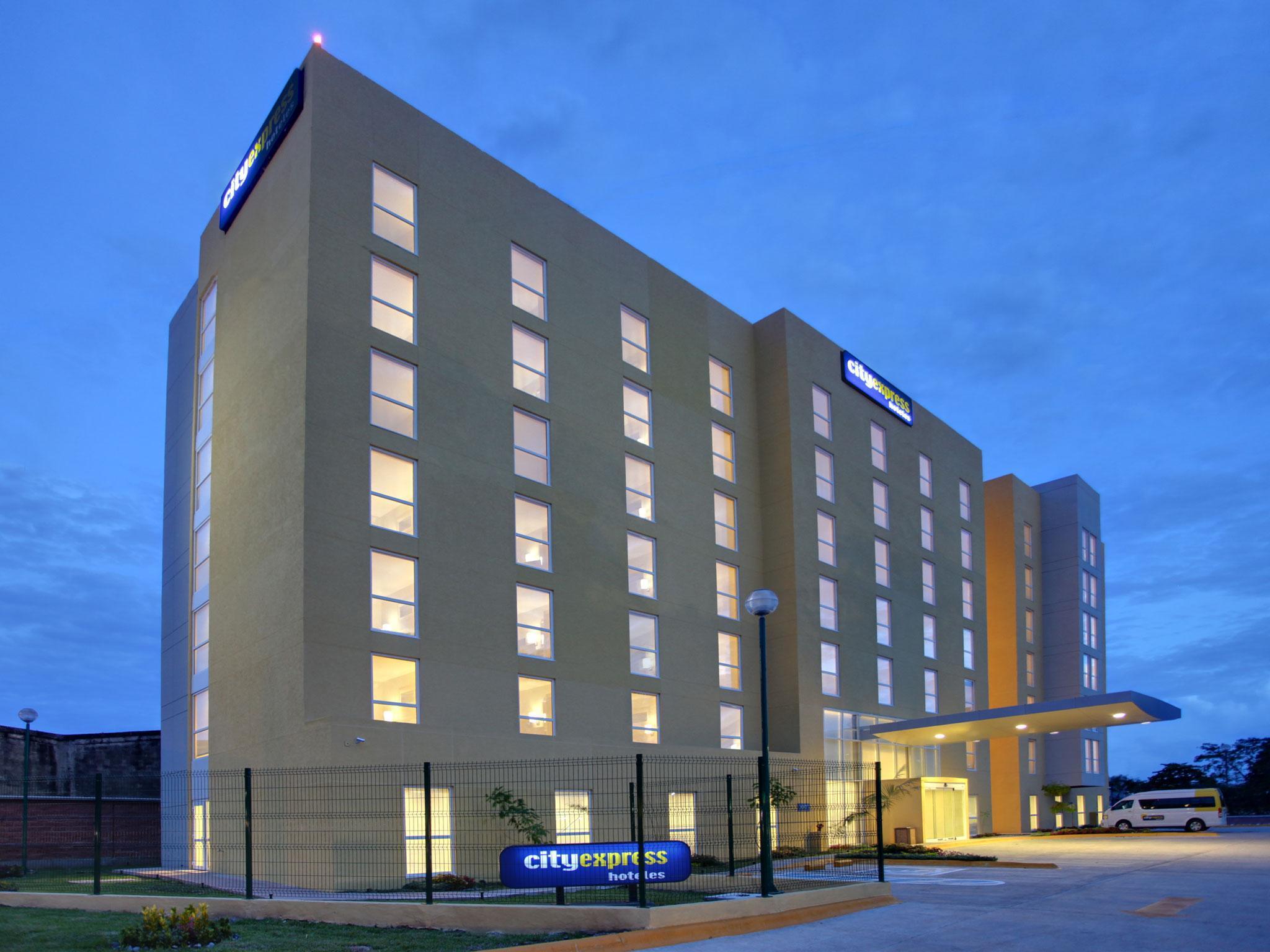 City Express Junior By Marriott Villahermosa Exterior photo